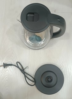 Электрический чайник BOSCH для кипячения воды. Быстрое кипячение воды