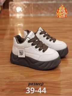 Кроссовки с мехом зимние, женские, маломерят на 1 размер, 36-40