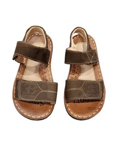 O'g'il bolalar uchun sandallar "sovenok"