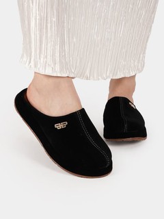 Ayollar oyoq barmoqlarining fetishlari