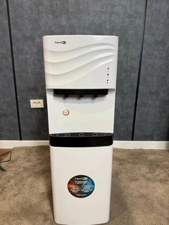 Кулер для воды TechOn, белый/чёрный, компрессорное охлаждение 4-12 °, нагрев воды 85-95°, 3шт. капсулы