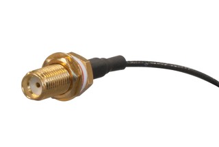 Пигтейл MikroTik ACSMAUFL В корпусе устройств для таких пигтейлов предусмотрены специальные отверстия.