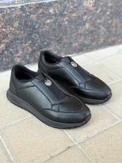 Erkaklar krossovkalari kundalik, qulay, o‘lchamlar 40–44, har kuni kiyishga mos oyoq kiyim