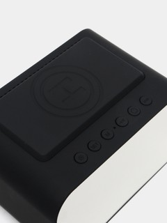 Часы будильник с беспроводной зарядкой, Bluetooth, колонка