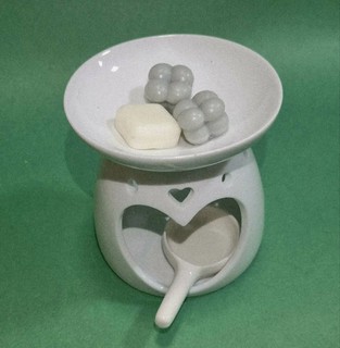 Аромалампа керамическая, настольная, в классическом белом цвете