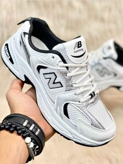 New Balance erkaklar krossovkalari